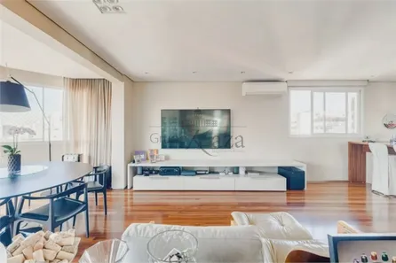 Apartamento com 3 Quartos à venda, 271m² no Vila Uberabinha, São Paulo