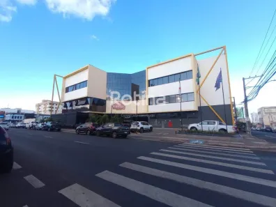 Sala Comercial para alugar, 190m² no Nossa Senhora Aparecida, Uberlândia