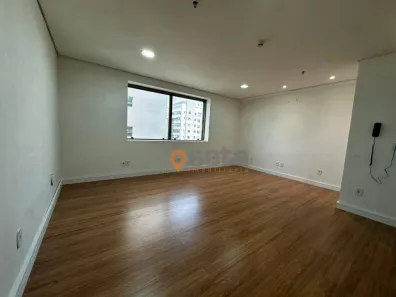 Sala Comercial à venda, 28m² no Jardim Oswaldo Cruz, São José dos Campos