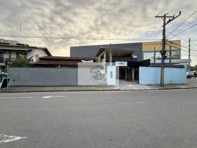 Casa com 4 Quartos à venda, 250m² no Iririú, Joinville