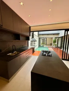 Sobrado com 3 Quartos à venda, 204m² no Santo Agostinho, Franca