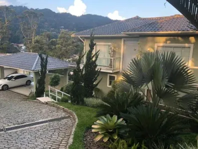 Casa com 3 Quartos à venda, 380m² no Mosela, Petrópolis
