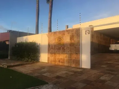 Casa com 4 Quartos à venda, 700m² no Lagoa Nova, Natal