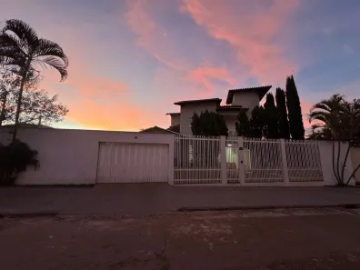 Sobrado com 4 Quartos à venda, 250m² no Parque Atheneu, Goiânia