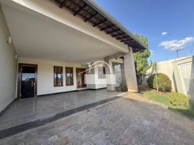 Casa com 3 Quartos à venda, 220m² no Progresso, Sete Lagoas