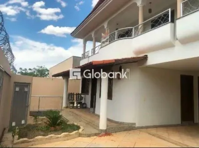 Casa com 4 Quartos à venda, 570m² no Ibituruna, Montes Claros