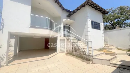 Sobrado com 3 Quartos à venda, 272m² no Jardim Inconfidência, Uberlândia