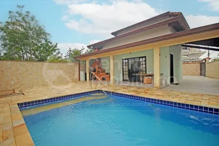 Casa com 5 Quartos à venda, 207m² no Josedy, Peruíbe