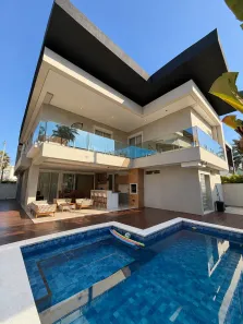Sobrado com 5 Quartos à venda, 386m² no Pires Facanha, Eusébio