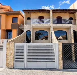 Sobrado com 4 Quartos para alugar, 270m² no Jardim Textil, São Paulo