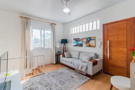 Casa com 3 Quartos à venda, 90m² no Medianeira, Porto Alegre