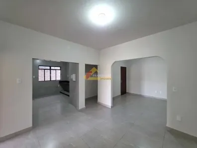 Casa com 3 Quartos à venda, 226m² no Niterói, Divinópolis