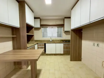 Casa com 7 Quartos para alugar, 410m² no Barra do Rio Cerro, Jaraguá do Sul