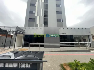 Apartamento com 2 Quartos para alugar, 75m² no Zona 07, Maringá