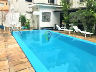 Casa com 3 Quartos para alugar, 300m² no Gonzaga, Santos