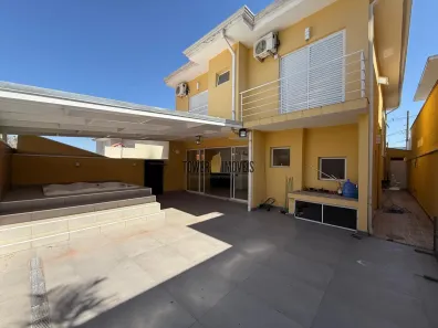 Casa de Condomínio com 3 Quartos para alugar, 250m² no Roncáglia, Valinhos