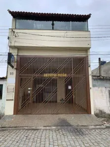 Sobrado com 3 Quartos à venda, 257m² no Vila Maria de Maggi, Suzano