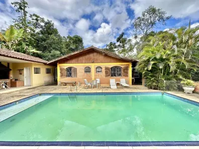Fazenda/Sítio com 3 Quartos à venda, 233m² no Jardim do Rio Cotia, Cotia