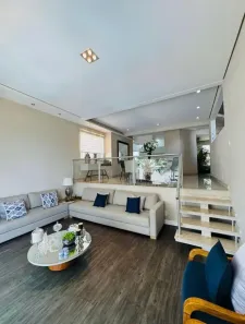 Casa de Condomínio com 4 Quartos para alugar, 700m² no Jardim Indaiá, Embu das Artes