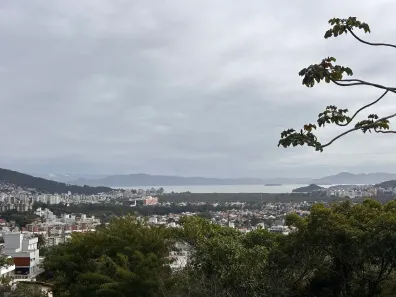 Lote/Terreno à venda, 534m² no Córrego Grande, Florianópolis