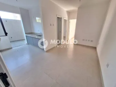 Apartamento com 2 Quartos para alugar, 75m² no Santa Mônica, Uberlândia