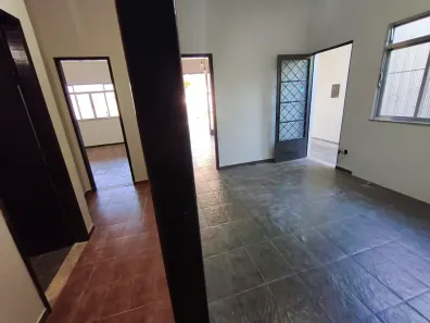 Casa com 4 Quartos para alugar, 200m² no Cajueiros, Macaé