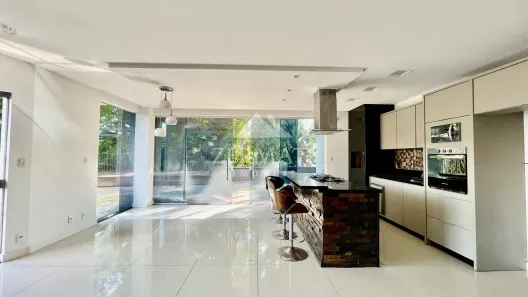 Casa com 3 Quartos para alugar, 288m² no Água Verde, Blumenau