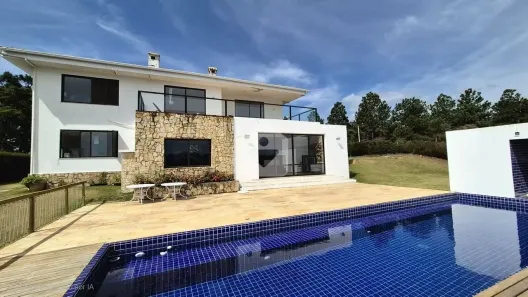 Casa com 5 Quartos à venda, 487m² no Pedro do Rio, Petrópolis