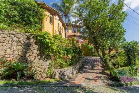 Casa de Condomínio com 4 Quartos à venda, 365m² no Badu, Niterói