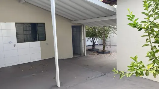 Casa com 3 Quartos para alugar, 110m² no Loteamento Alphaville Residencial, Goiânia