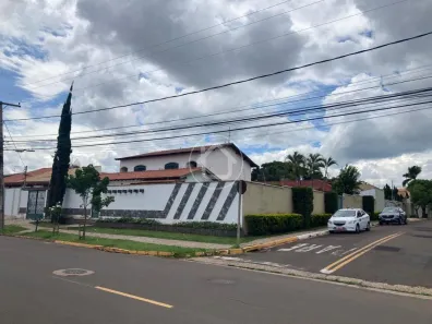 Sobrado com 4 Quartos à venda, 500m² no Vila Gomes, Campo Grande