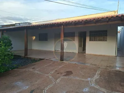 Casa com 3 Quartos à venda, 113m² no Leblon, Uberaba