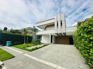 Casa de Condomínio com 3 Quartos à venda, 286m² no Jardins Madri, Goiânia