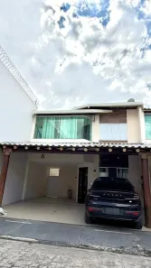 Casa de Condomínio com 3 Quartos à venda, 150m² no SIM, Feira de Santana