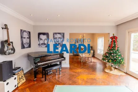Casa de Condomínio com 4 Quartos à venda, 247m² no Jardim Cordeiro, São Paulo