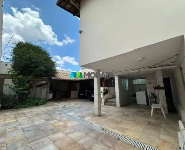 Casa com 3 Quartos à venda, 198m² no Carlos Prates, Belo Horizonte
