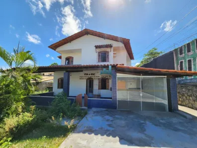 Casa com 5 Quartos para alugar, 320m² no Pituaçu, Salvador