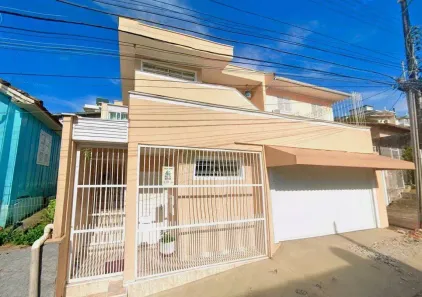 Casa com 6 Quartos à venda, 220m² no Estreito, Florianópolis