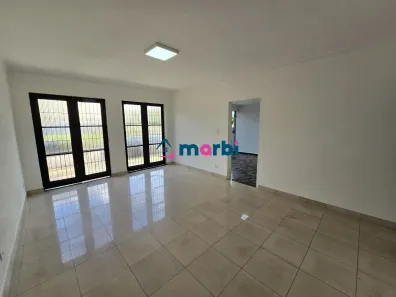 Casa com 3 Quartos para alugar, 196m² no Vila Santa Catarina, Americana