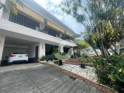 Casa com 4 Quartos à venda, 240m² no Charitas, Niterói