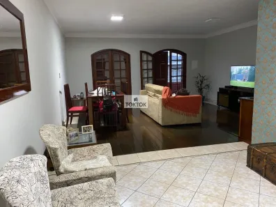 Casa com 3 Quartos para alugar, 200m² no Vila dos Remédios, São Paulo