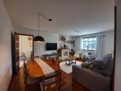 Casa de Condomínio com 3 Quartos à venda, 185m² no Vale do Paraíso, Teresópolis