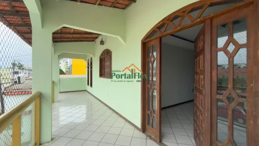 Casa com 6 Quartos para alugar, 300m² no Parque Residencial Laranjeiras, Serra