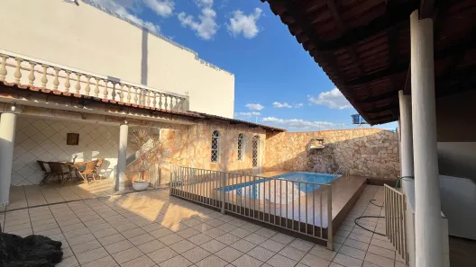 Casa com 3 Quartos à venda, 290m² no Jardim Planalto, Goiânia