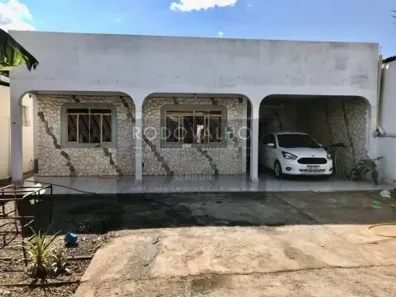 Casa com 3 Quartos à venda, 190m² no Setor Coimbra, Goiânia