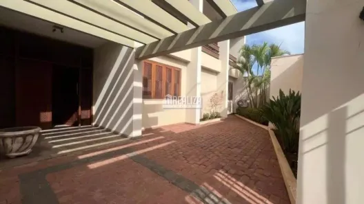 Casa com 4 Quartos para alugar, 567m² no Centro, Uberaba