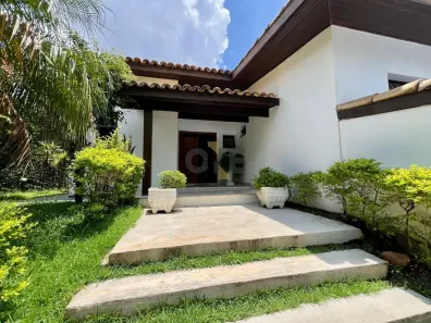 Casa com 3 Quartos para alugar, 480m² no Vila Santo Antônio, Cotia