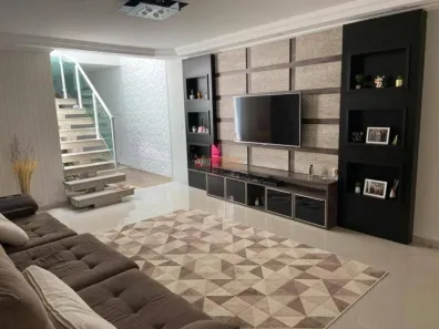 Sobrado com 4 Quartos à venda, 200m² no Vila Guiomar, Santo André