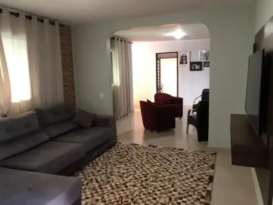 Casa com 4 Quartos à venda, 290m² no Jardim Atlântico, Goiânia