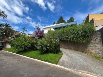 Sobrado com 3 Quartos à venda, 300m² no Parque Rincão, Cotia